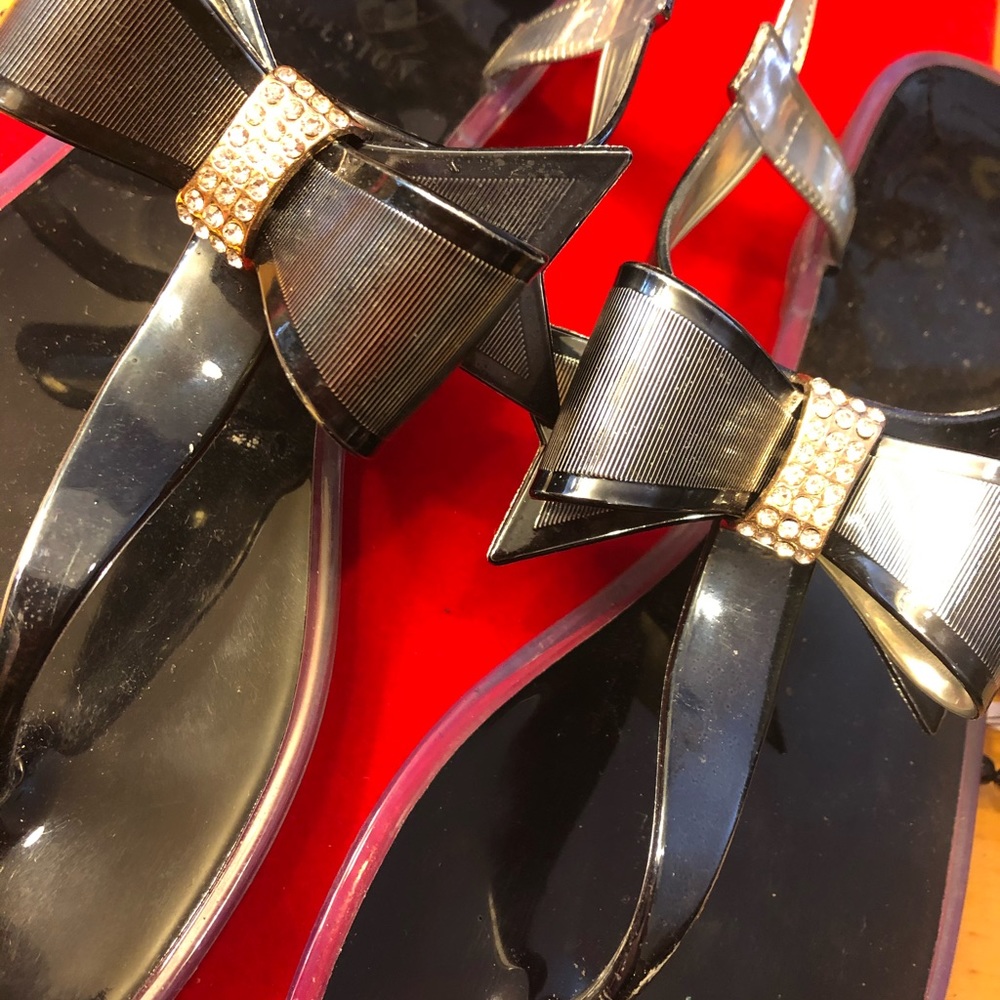 🖤🔥🤍LADIES STYLISH SANDALS 🤍🔥🖤 - Picture 4 of 5